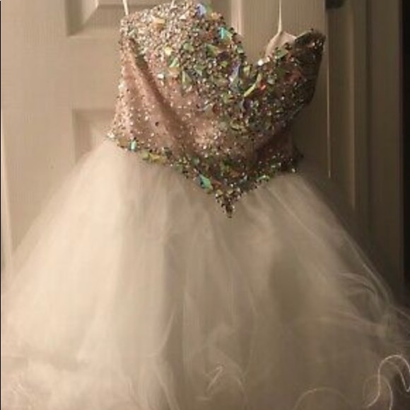 Prom/Quiencera/Sweet 16 - Picture 2 of 3